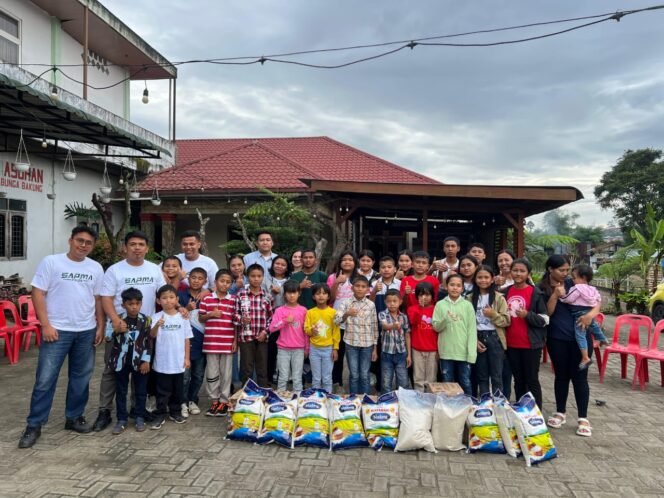 
					SAPMA IPK Berbagi Kasih Natal di Bunga Bakung