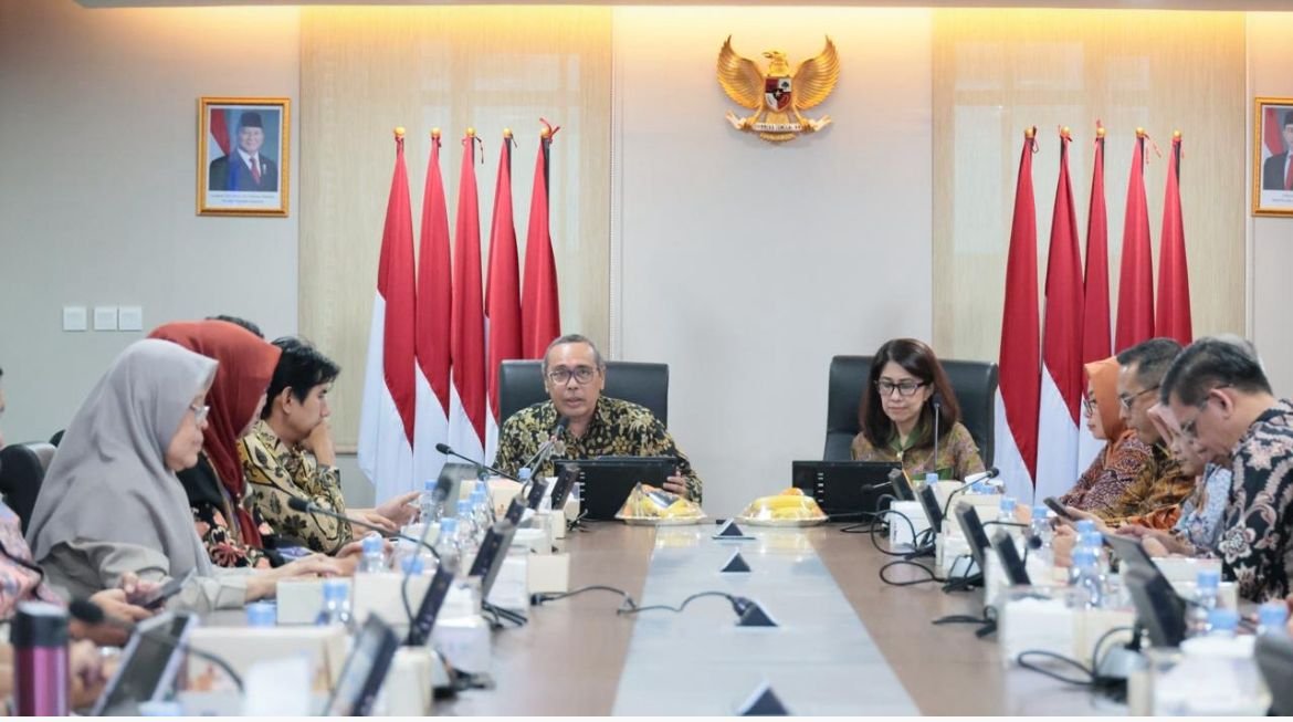 Teks Foto: Lakukan Evaluasi Kinerja Triwulan I, Sekjen Kementerian ATR/BPN Tekankan Jajaran untuk Tingkatkan Nilai SAKIP