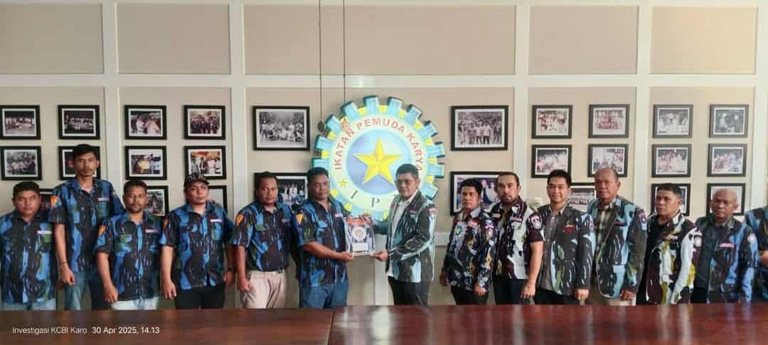 Maha Sendi Sembiring Milala secara resmi menerima mandat Ketua Dewan Pimpinan Daerah (DPD) Kabupaten Karo, Rabu (30/04/2025) di gedung Kantor DPP Sumatera Utara