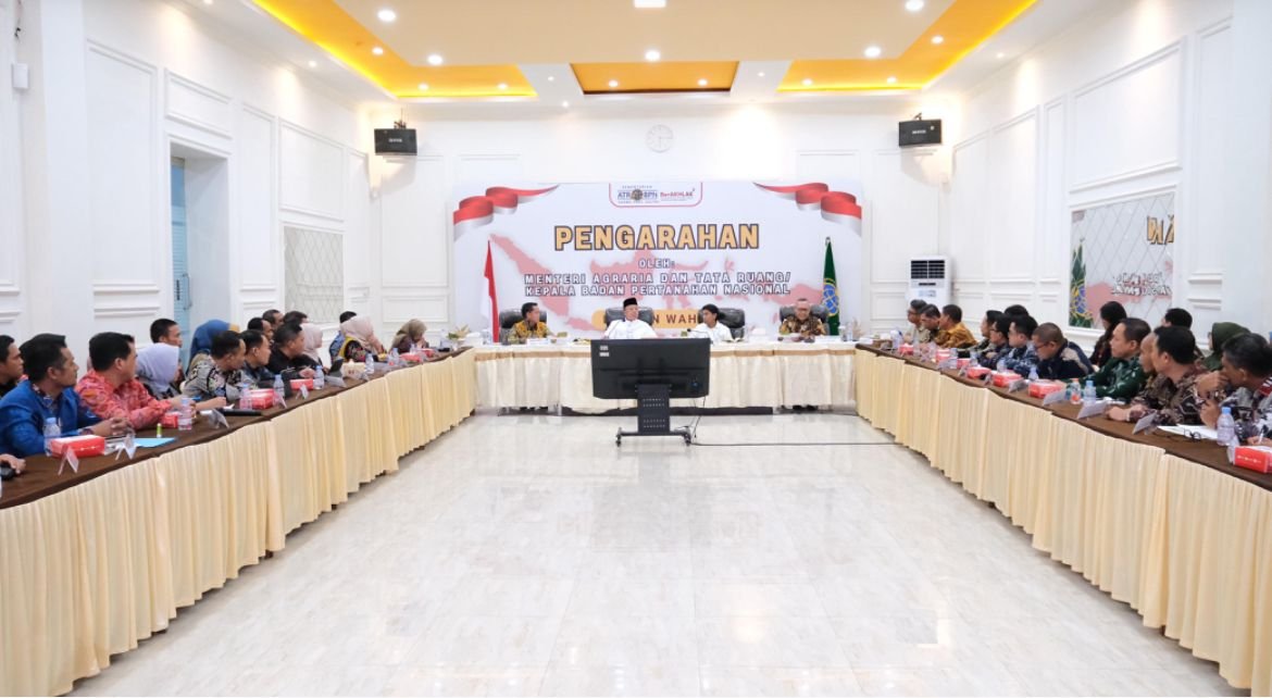 Bersama Menteri Nusron bersama Wakil Ketua Komisi II DPR RI bahas Masalah Pertanahan